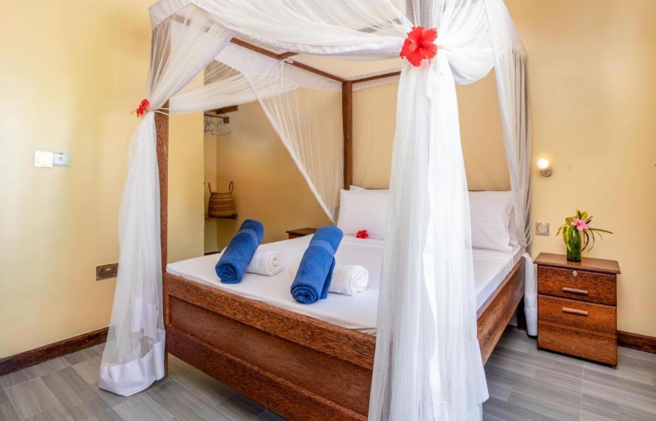 Amber Lodge Понгве Екстериор снимка
