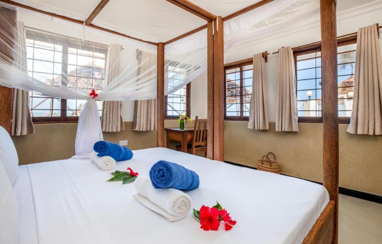 Amber Lodge Понгве Екстериор снимка