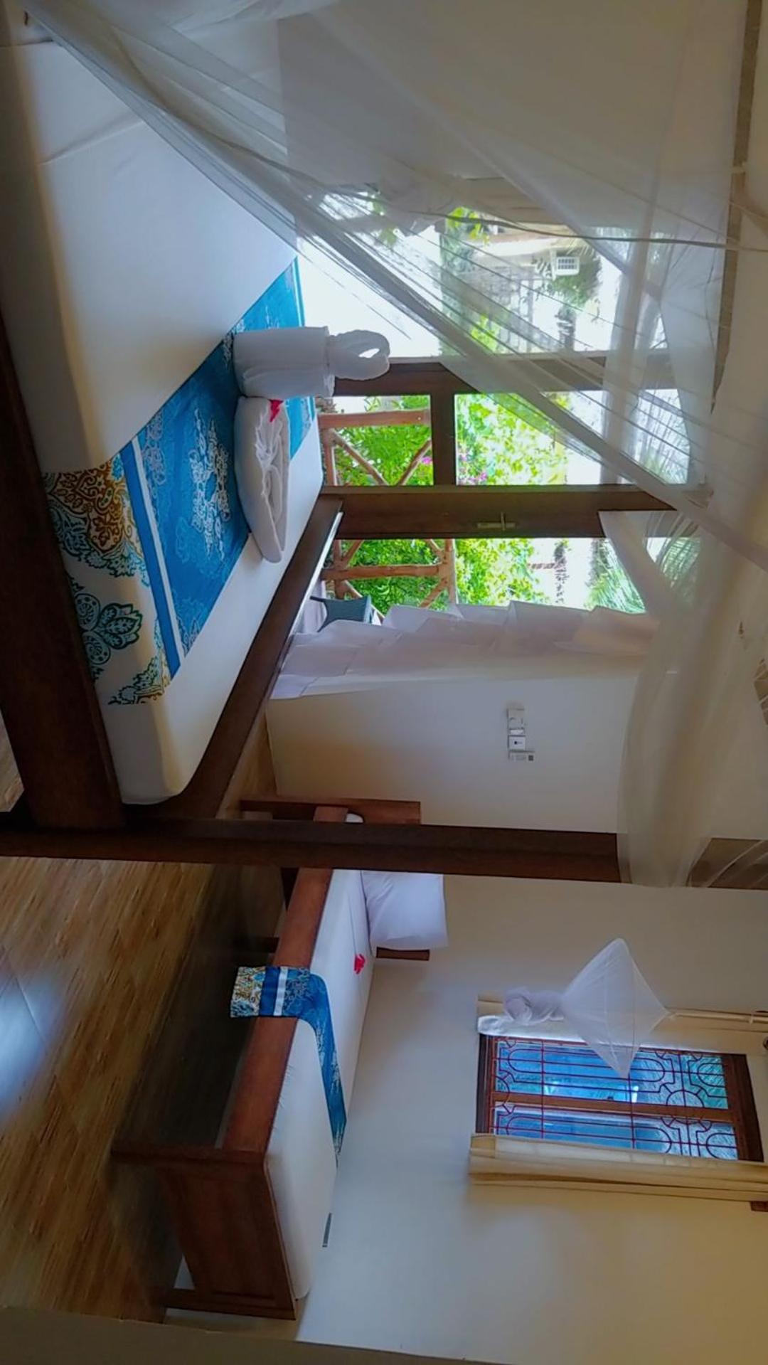 Amber Lodge Понгве Екстериор снимка