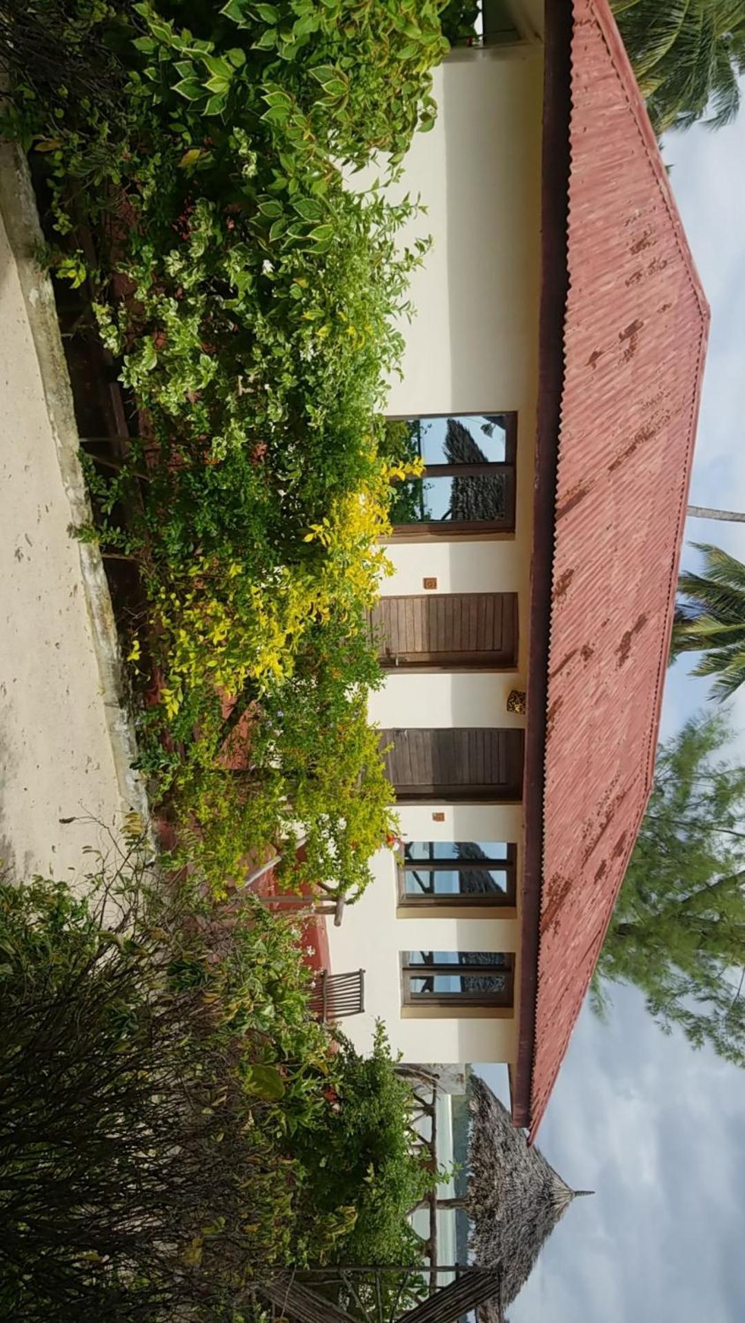 Amber Lodge Понгве Екстериор снимка